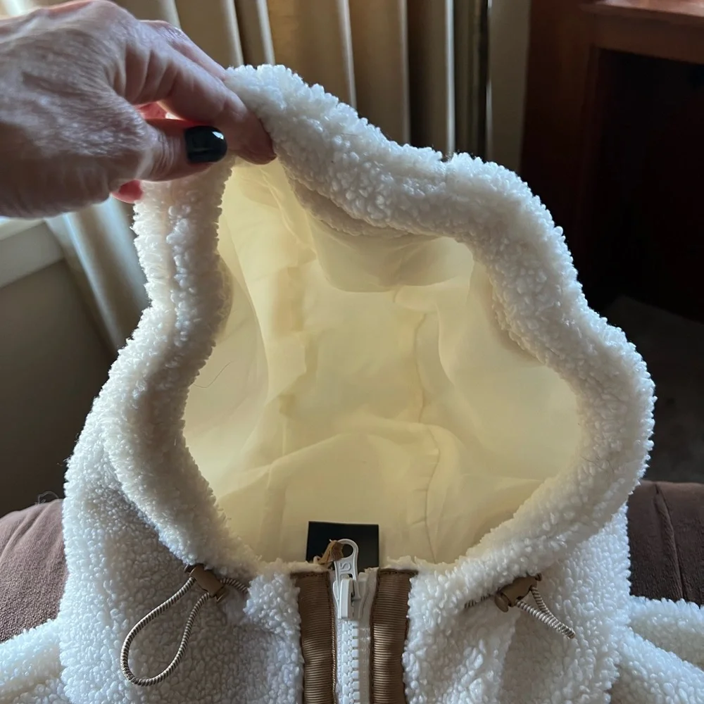 Gap Sherpa Jacket!!! Worn Once!! - Picture 4 of 5